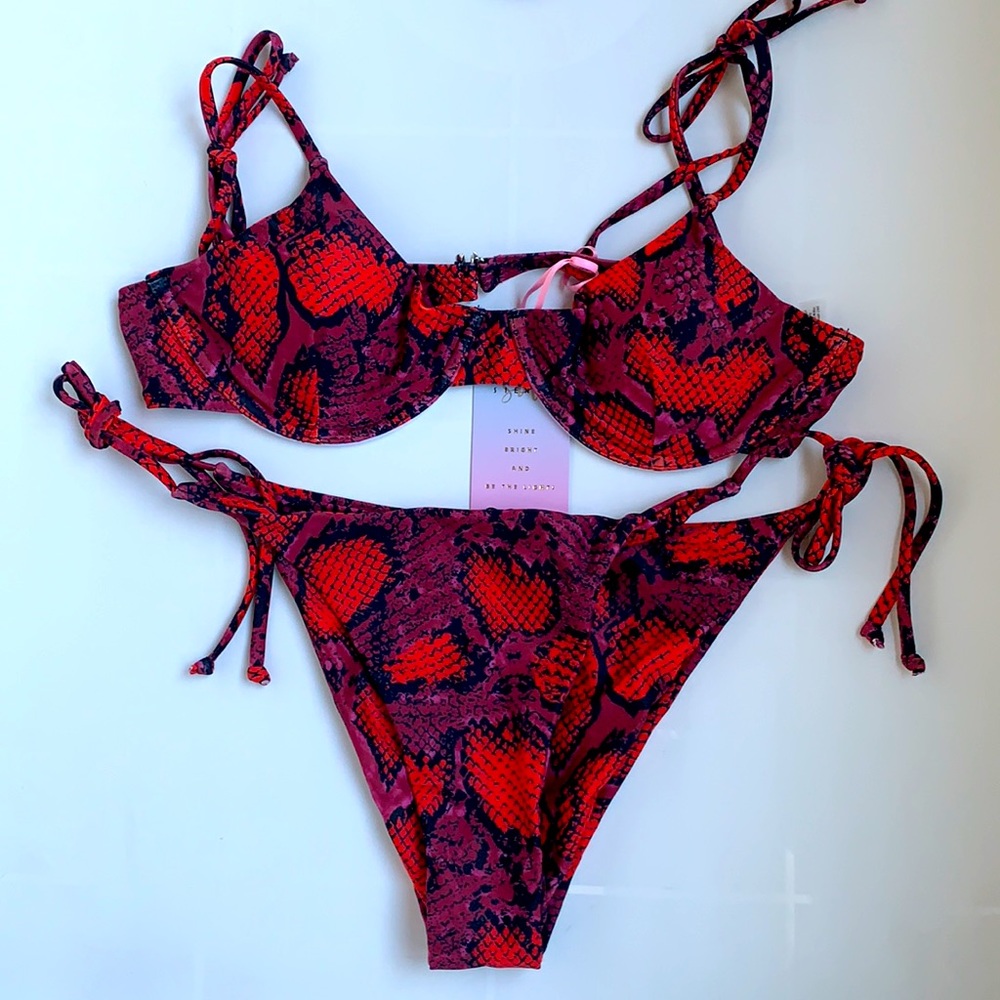 Snake Skin underwire bikini - Picture 6 of 10